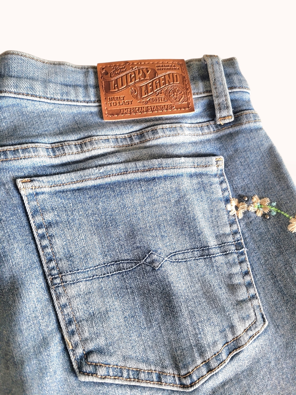 Lucky Brand Embroidered Floral Jeans Boho Festival Mid Rise 14 Straight Legend - Picture 11 of 12
